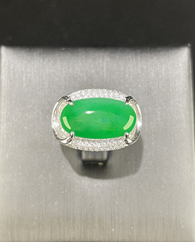 阳绿翡翠蛋面戒指