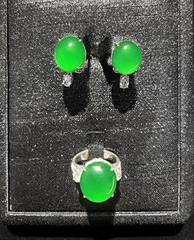 阳绿翡翠蛋面套装