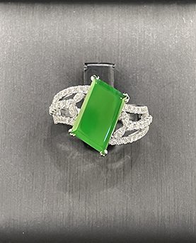 帝王绿翡翠方形戒指