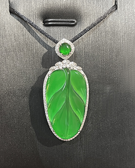 冰种满绿翡翠树叶吊坠