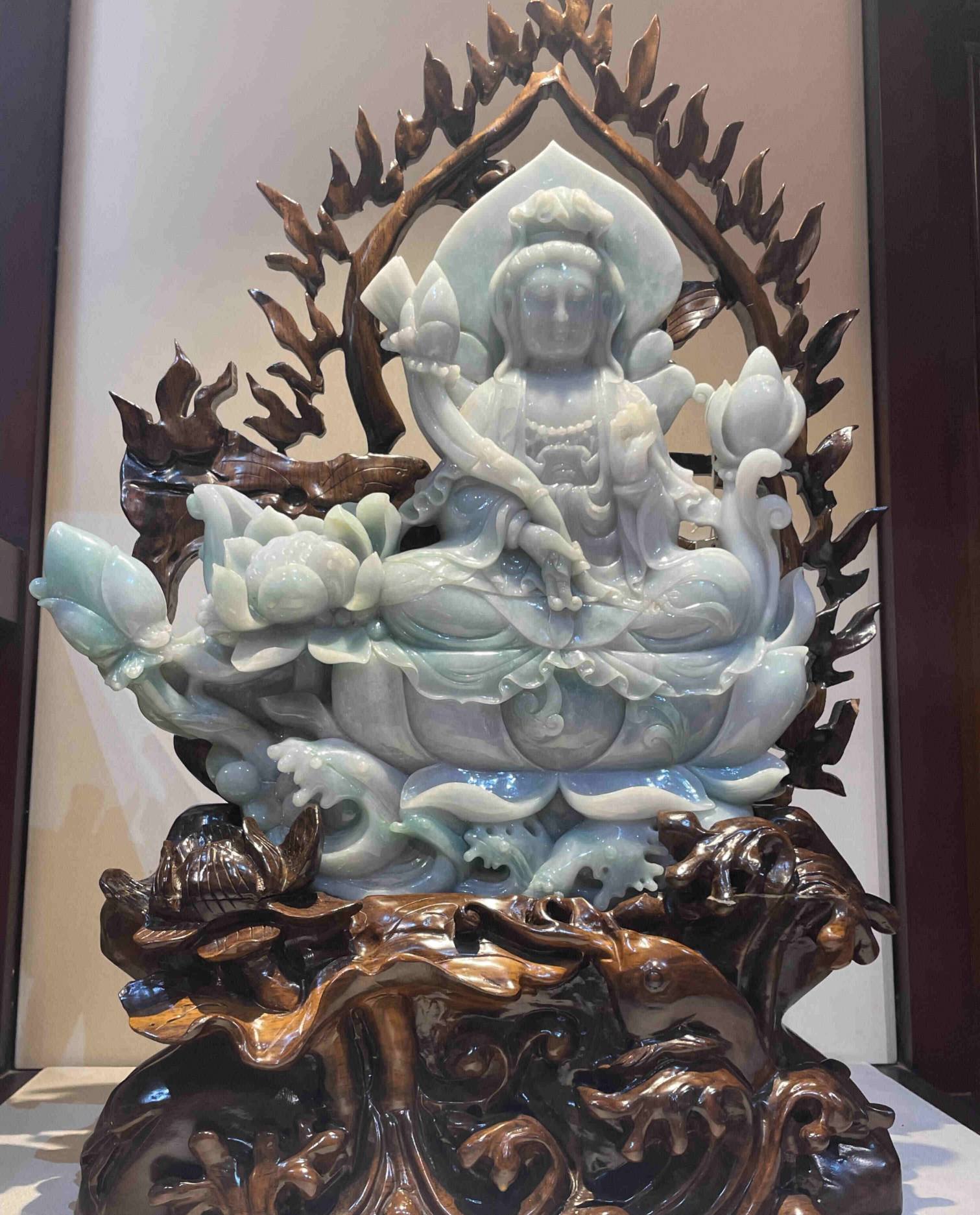 翡翠观音摆件 莲花座观音海浪底座玉雕