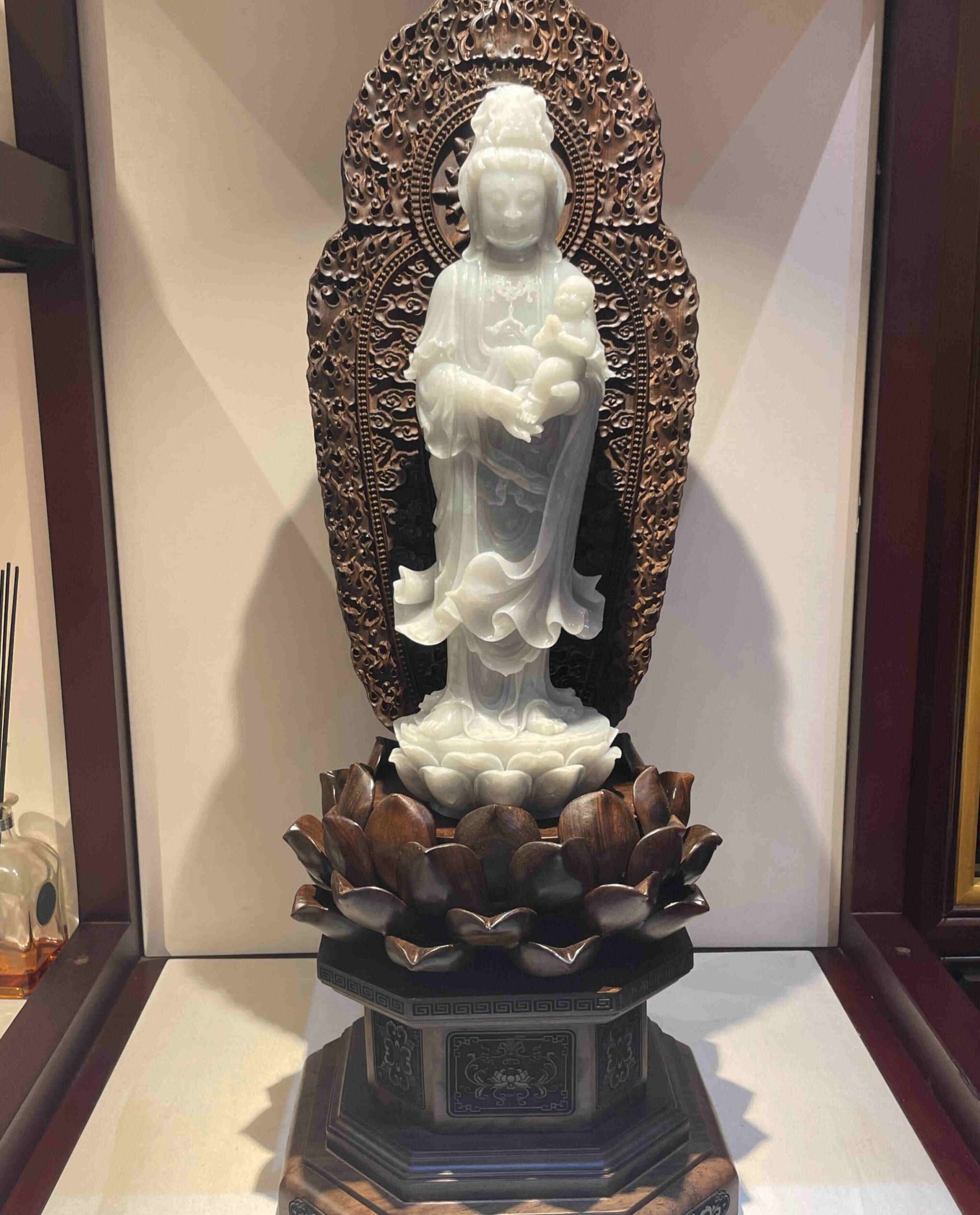 翡翠送子观音摆件 莲花底座玉雕